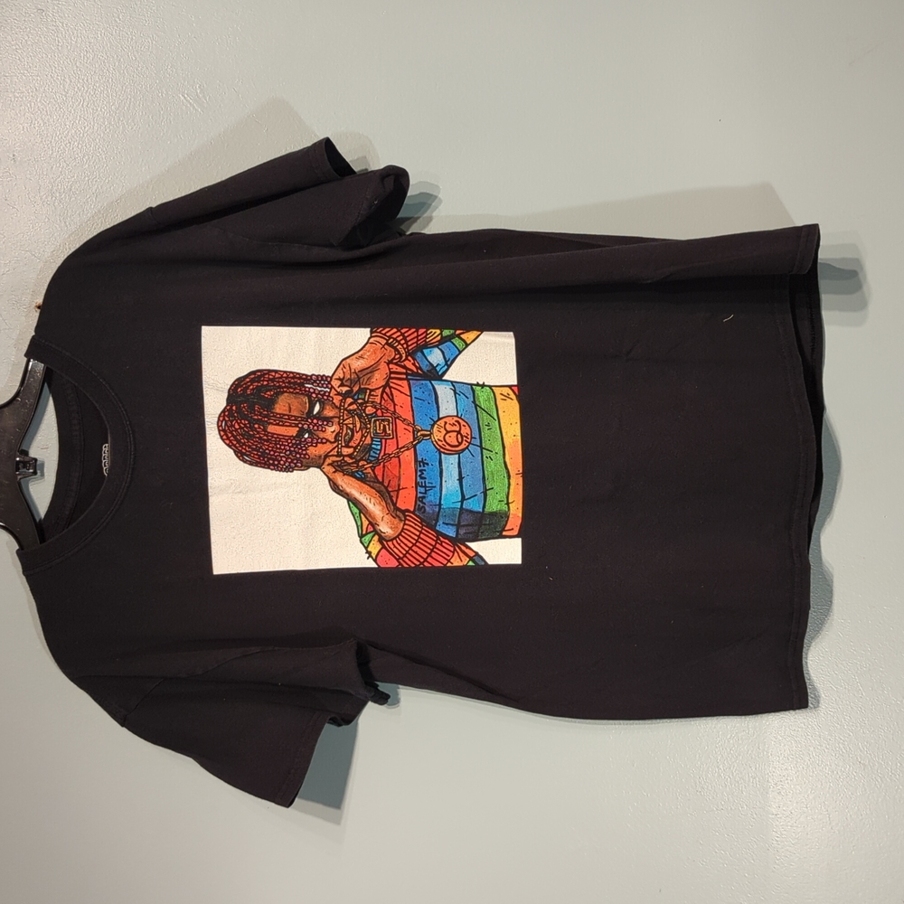 EUC Salem7 t shirt size Large black in color